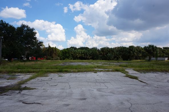 8307 Rustic Dr, Tampa, FL 33634